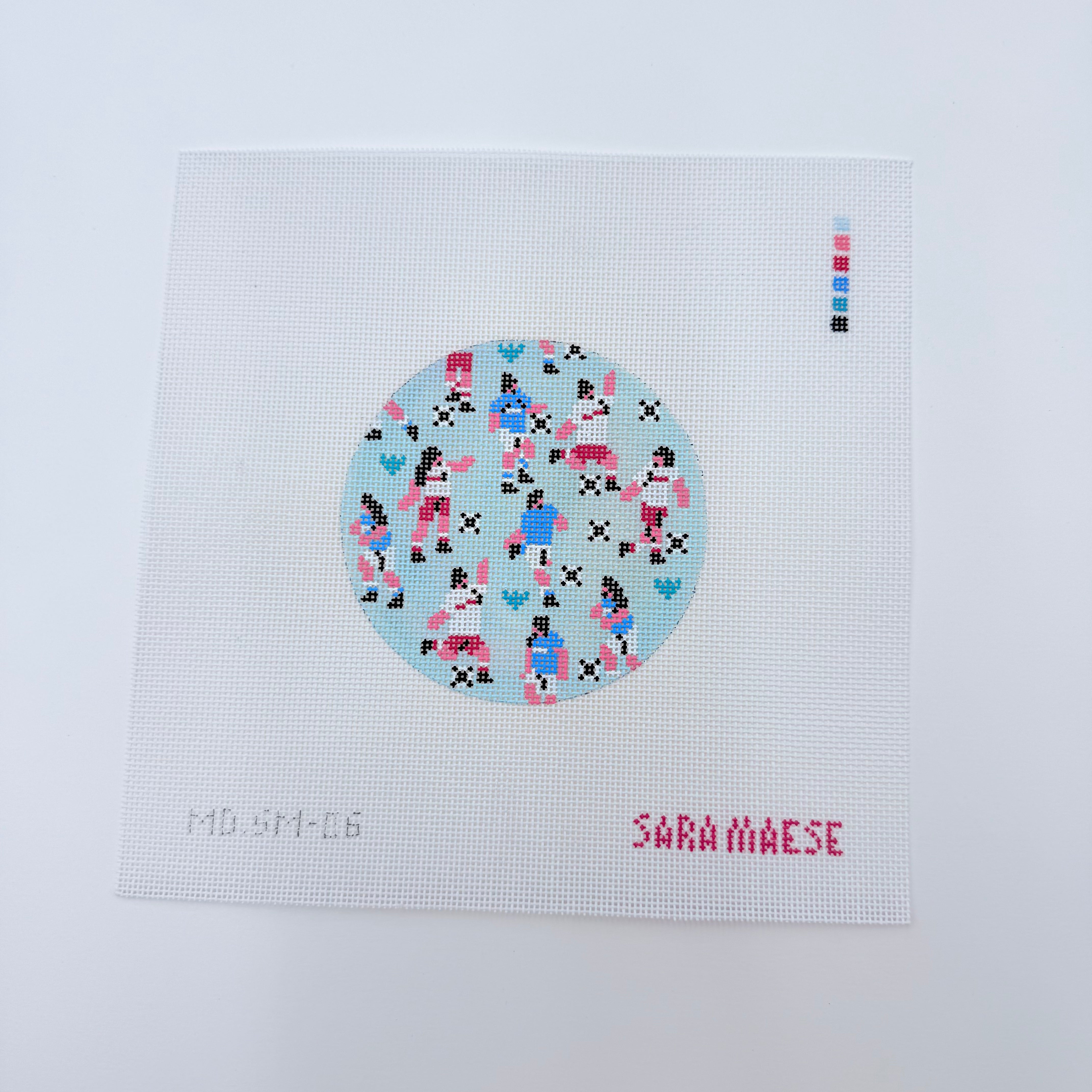 Soccer Players Round Canvas - KC Needlepoint